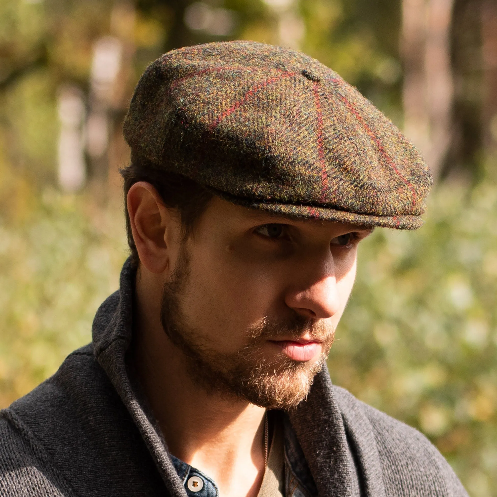 Eight Piece Wool Newsboy Cap-Green/Red Tweed