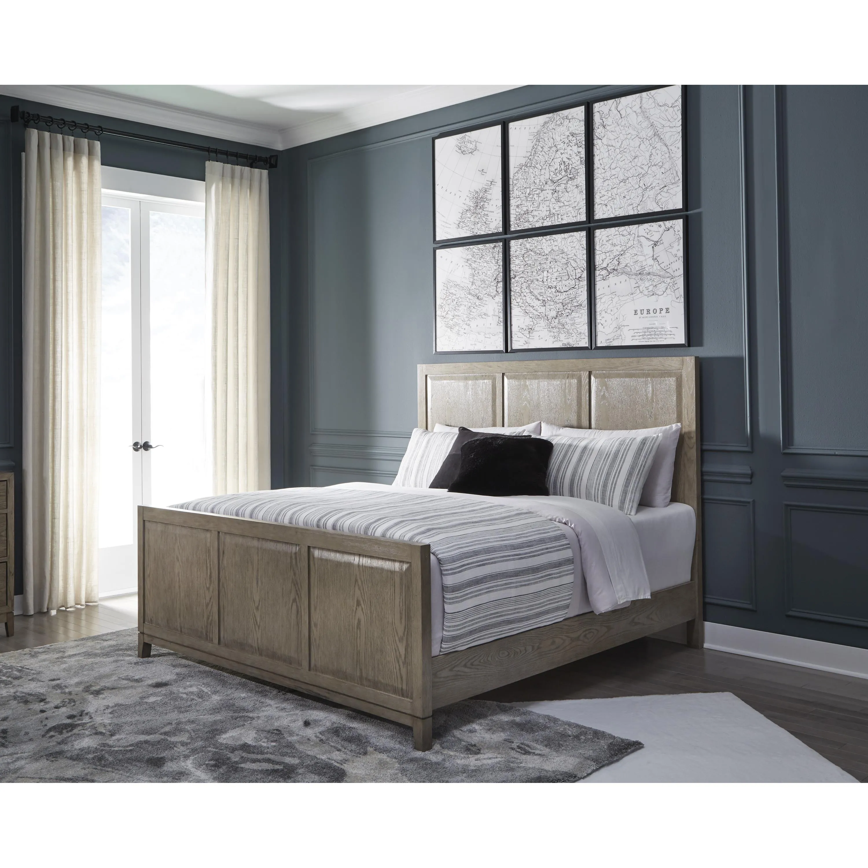 Signature Design by Ashley Chrestner King Panel Bed B983-78/B983-76/B983-99